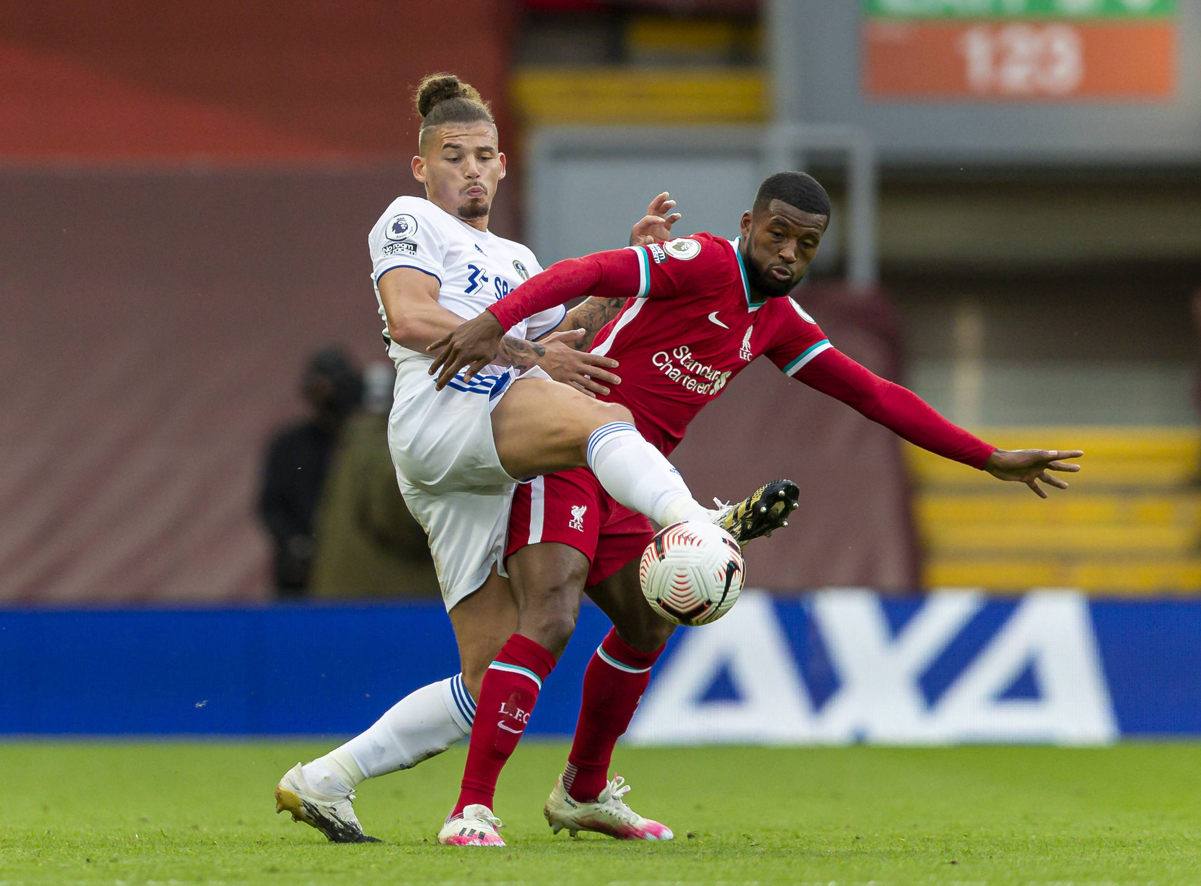 现代足球中 现代足球中